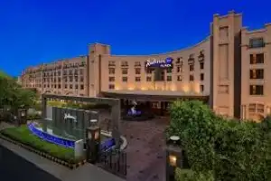 Radisson Blu Plaza